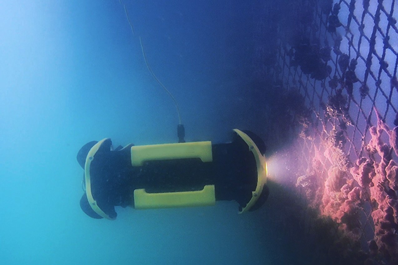 CHASING ROV working underwater